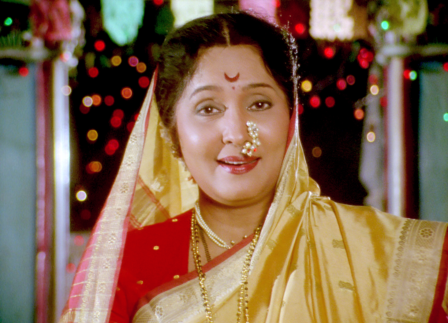 Julie K Smit bilan porno film tomosha qiling