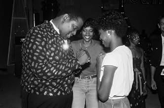 पोस्टर देखें