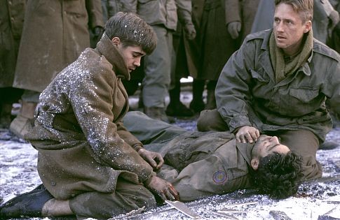 Adrian Grenier, Colin Farrell, and Linus Roache in Hart's War (2002)