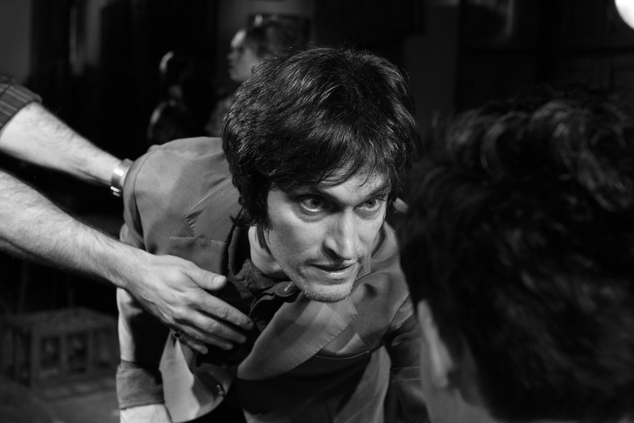 тетро. люстра demarkt тетро 673013908. винсент галло. тетро (2009). люстра тетро 8xe27x60 вт металл/стекло цвет хром/чёрный/белый.