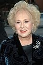 Doris Roberts's primary photo Doris Roberts's primary photo