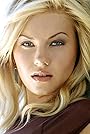 Elisha Cuthbert's primary photo Elisha Cuthbert's primary photo