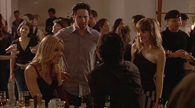 पोस्टर देखें