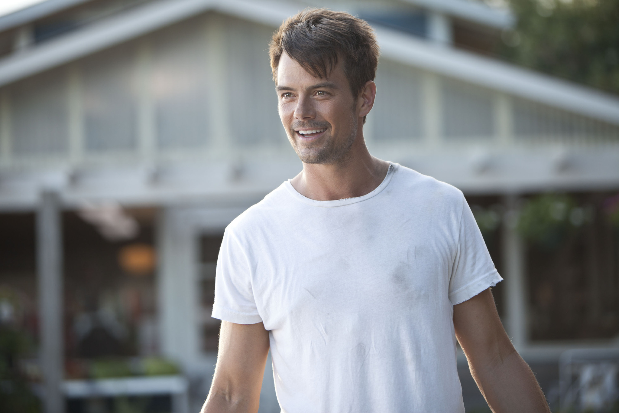 Josh Duhamel Safe Haven Kiss
