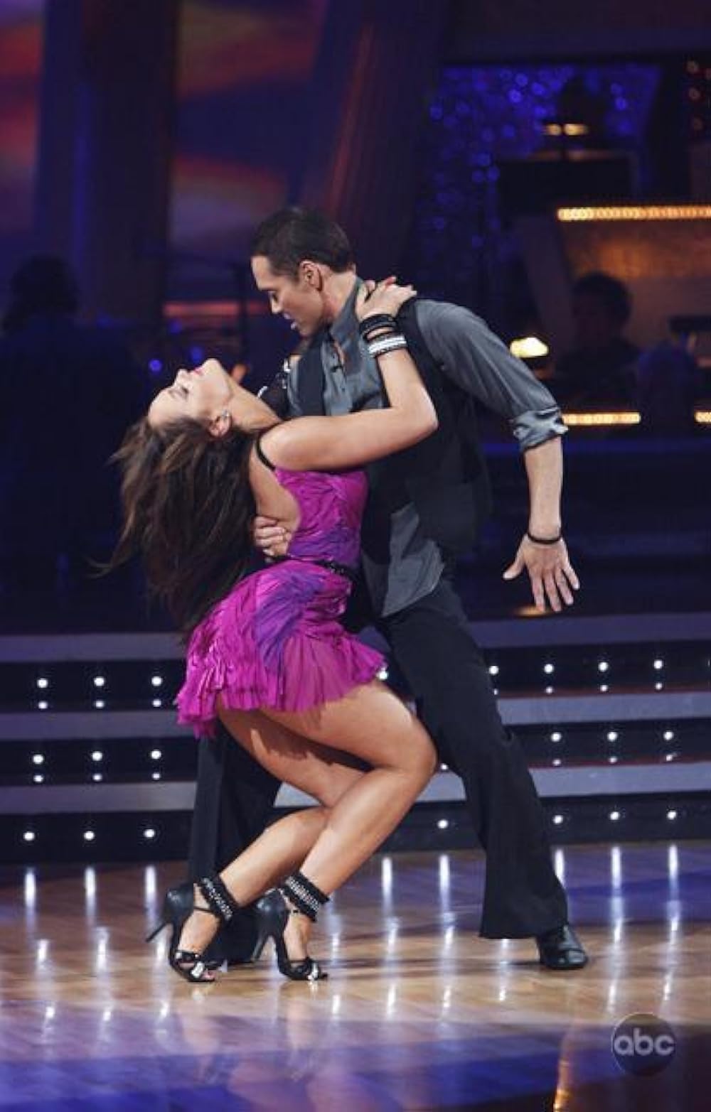 дэнс тайм. мария ситтель танцы со звездами финал. Alizee и грегуар лионне. танцы со временем. мария порошина танцы со звездами 2020 ноги.