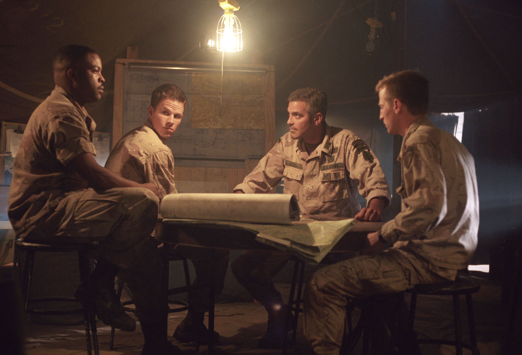 три короля 1999. джордж клуни три короля. три короля в качестве. три короля фильм 1999 микроволновка. Three kings 1999.