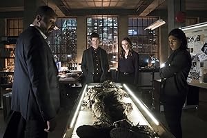 Poster de The Flash S01E19 Who Is Harrison Wells?