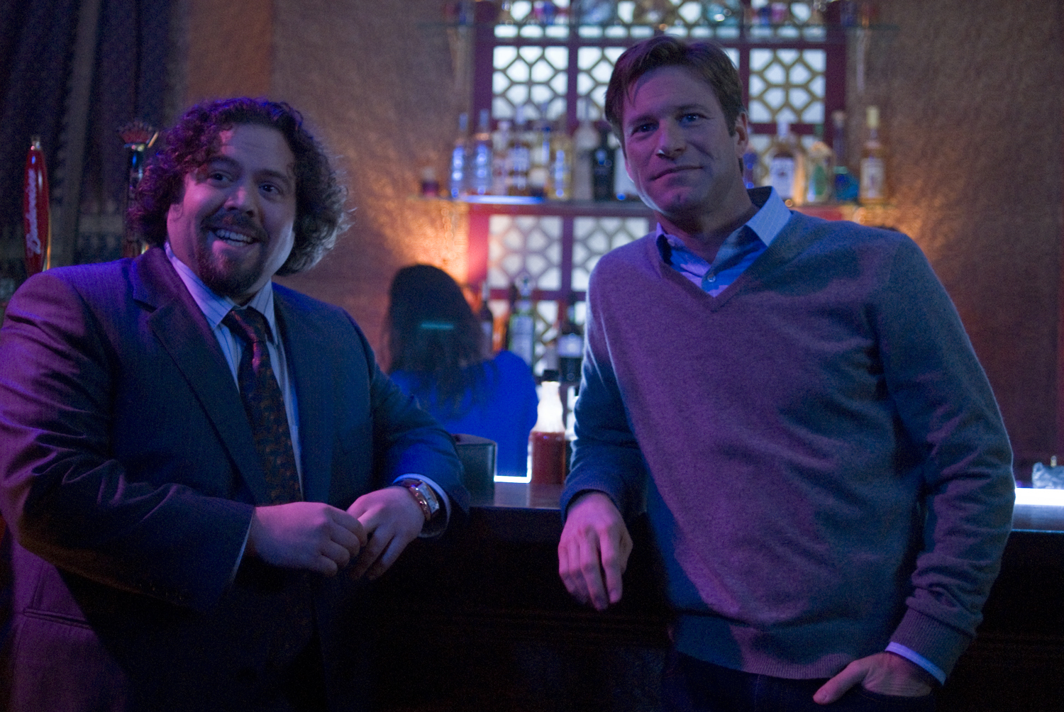 Aaron Eckhart and Dan Fogler in Love Happens (2009)