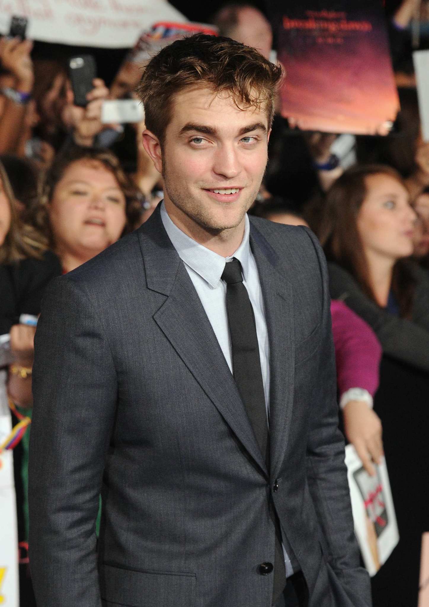 роберт паттинсон самый красивый мужчина в мире. брэдли купер прическа. о чём ещё говорят мужчины фильм актеры. бенжамин франкель. фильм бедлам с тео джеймсом в главной роли.