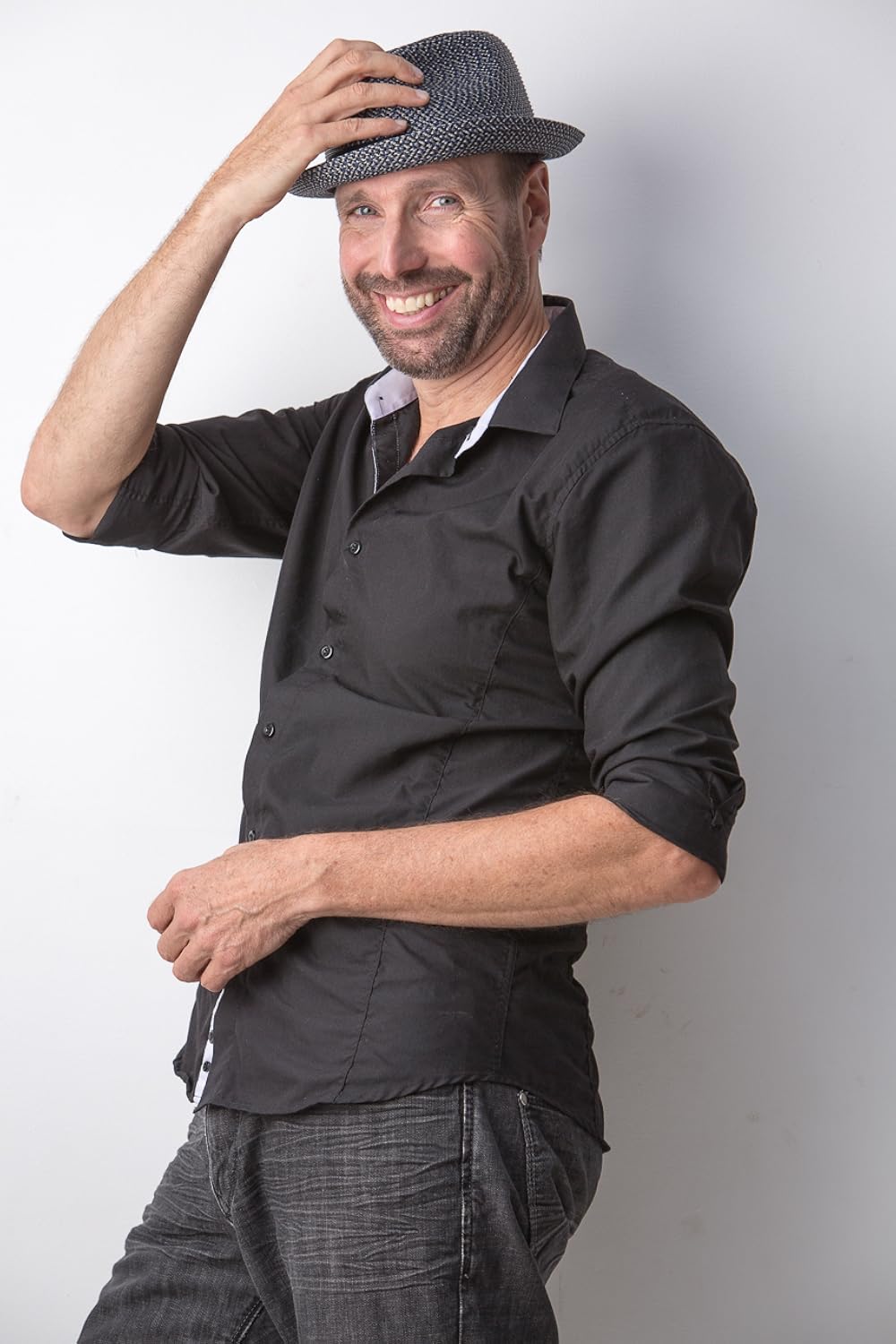 Alistair McKenzie IMDb