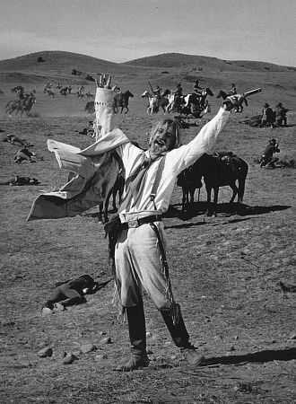 MV5BMTc1OTQyMzAwNl5BMl5BanBnXkFtZTYwMzk0