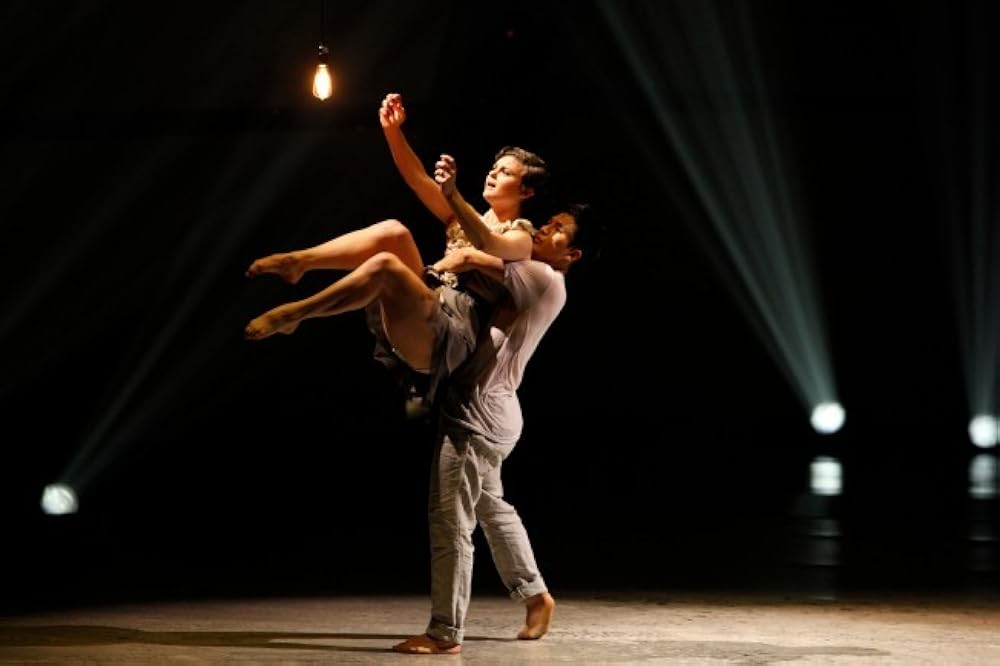 вольт танец. танец в стакане. квикстеп фигуры. актеры умеющие танцевать. квик степ танец.