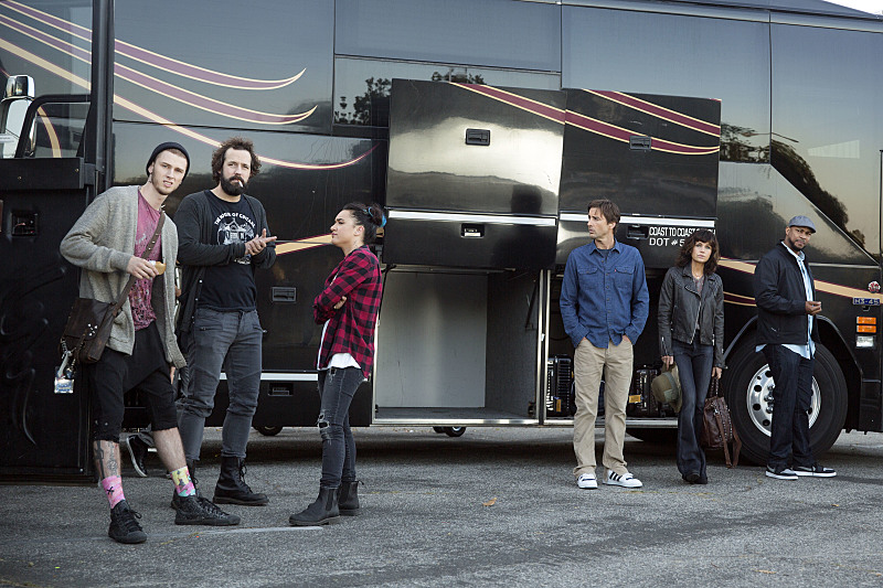 Carla Gugino, Luke Wilson, Colson Baker, Keisha Castle-Hughes, Peter Cambor, and Finesse Mitchell in Roadies (2016)