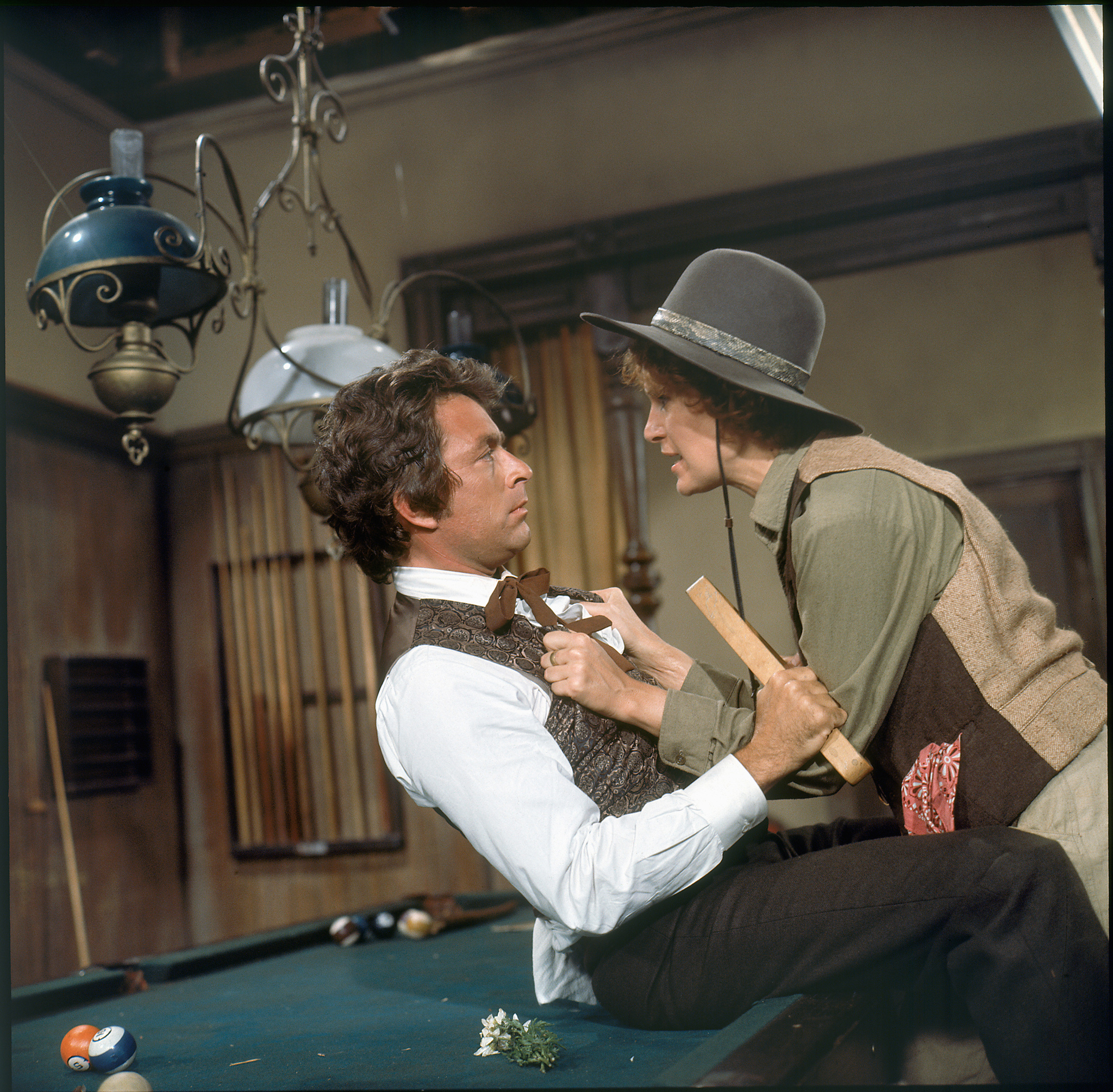 Bill Bixby and Susan Clark in The Apple Dumpling Gang (1975)