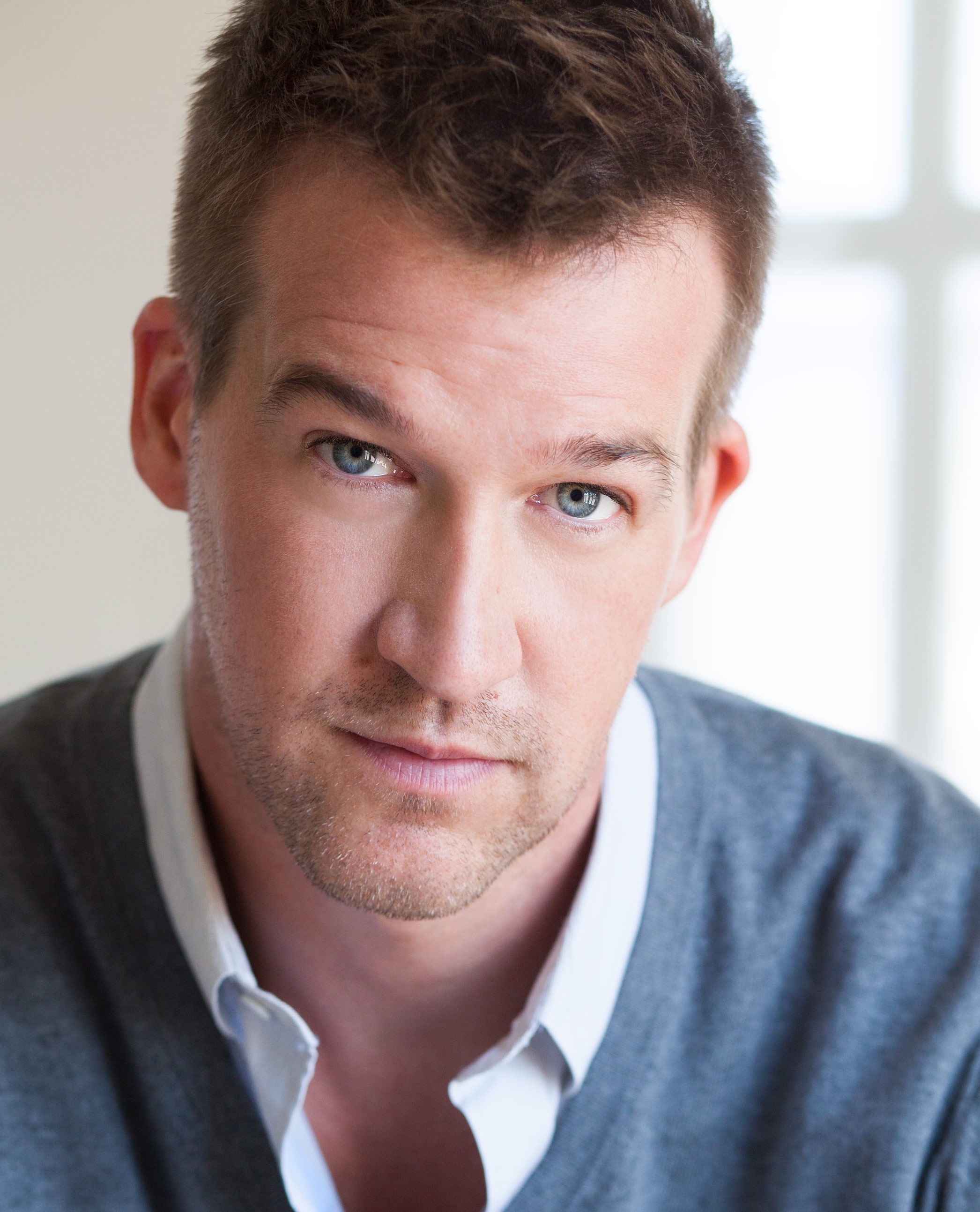 кеннет митчелл фото. кеннет мичелл актёр. кеннет митчел. кеннет митчелл 2003. митчел маклейн актёр.