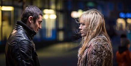 Rus kinosida geylar Bezorilar videoda bir qizni janjallashdi