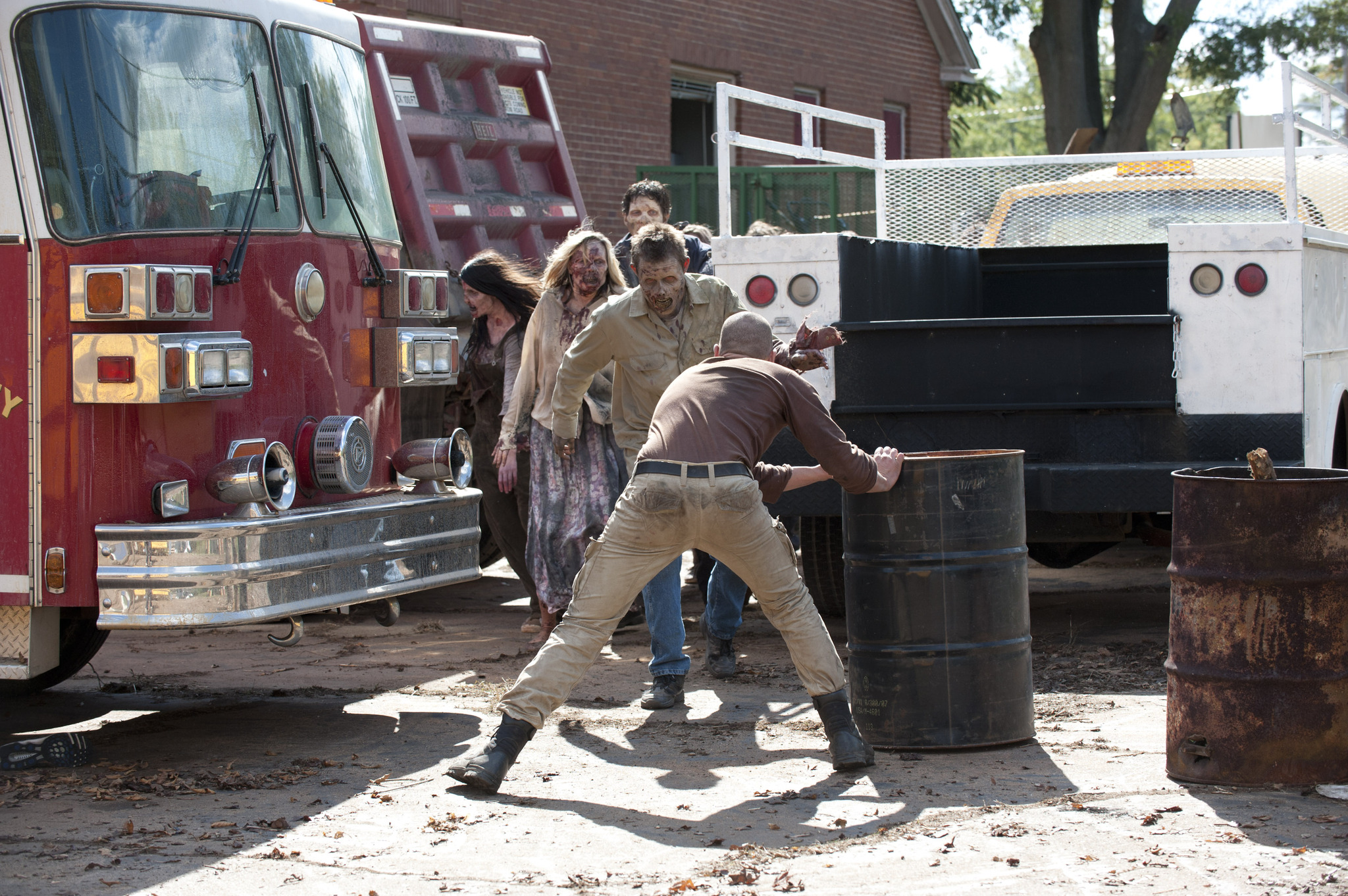 The Walking Dead" 18 Miles Out (TV Episode 2012) - IMDb