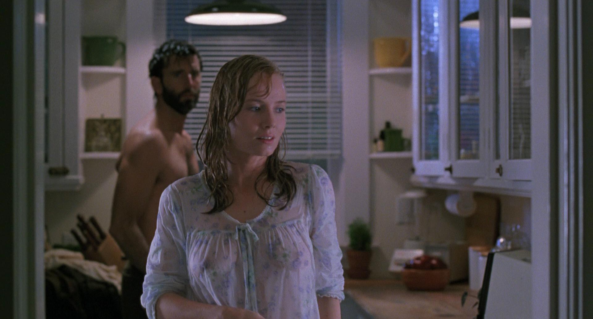 ゆりかごを揺らす手