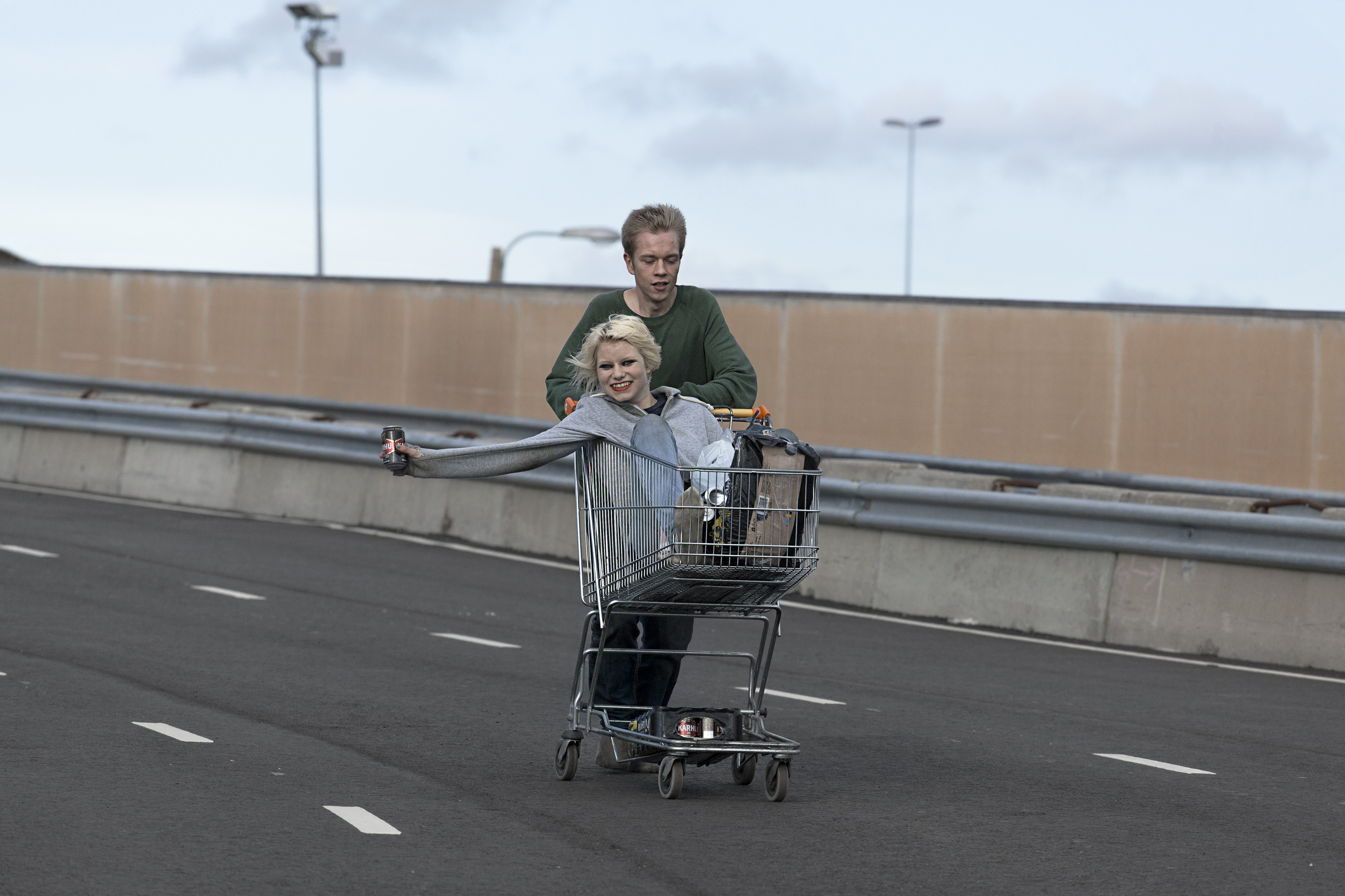 минимализм. рооса сёдерхолм. Current joys фильм. He ovat paenneet (2014). They have escaped (2014).