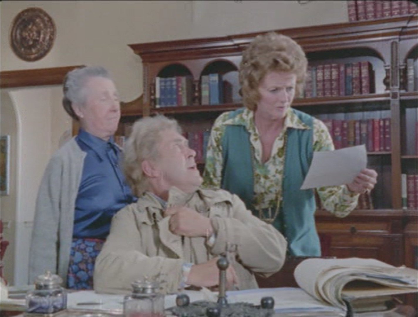 Peter Butterworth, Elspet Gray, and Gwen Nelson in Catweazle (1970)