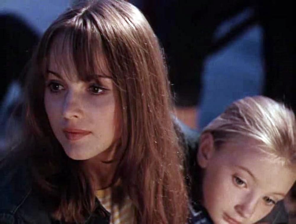 Qishloq hojatxonasining diqqat bilan surati Yalangoch N. Korolkova