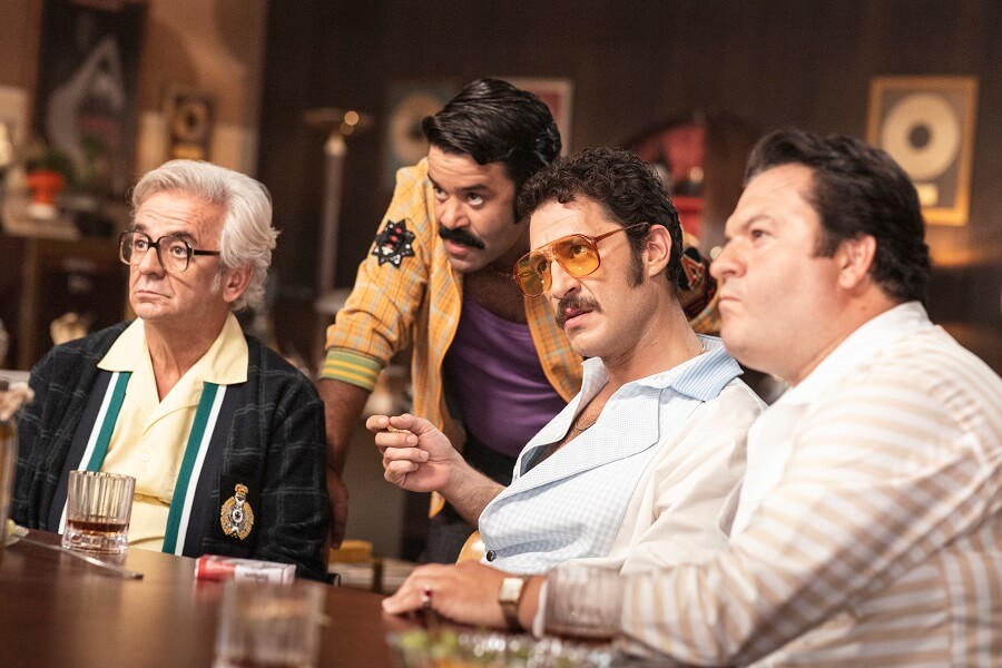 Tukli oyoqlar guruhi porno Jinsiy aloqa: Keksa odam onlayn yosh ayolni sikadi