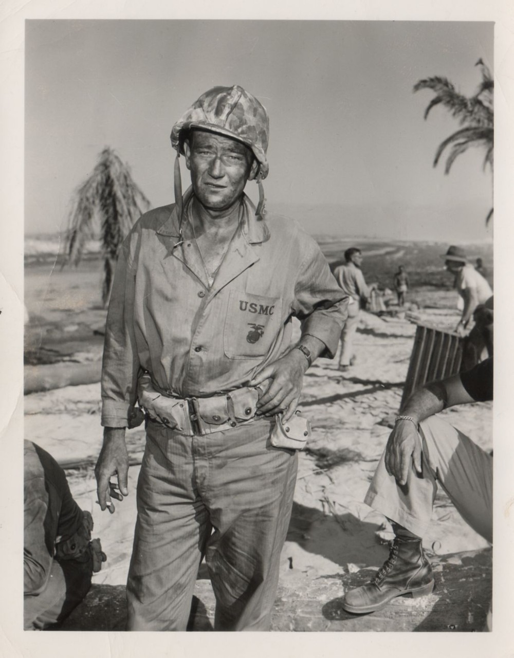 IWO JIMA スカジャン Amazon.com: Sands Of Iwo Jima John Wayne 1949 Photo Print (8