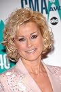 Lorrie Morgan's primary photo Lorrie Morgan's primary photo