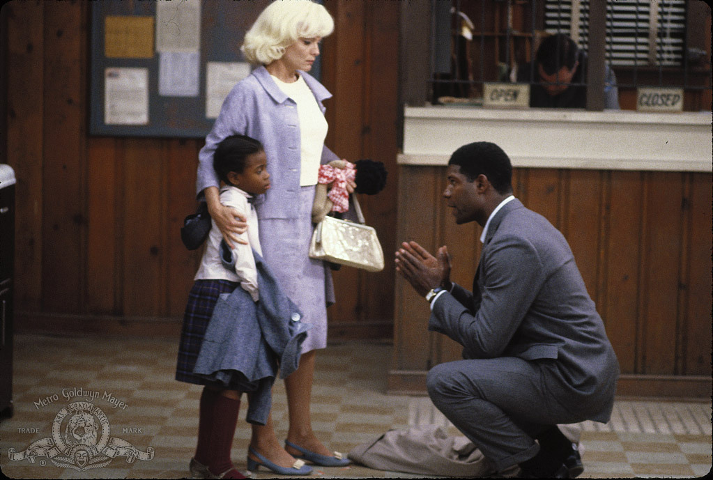 Michelle Pfeiffer, Dennis Haysbert, and Stephanie McFadden in Love Field (1992)