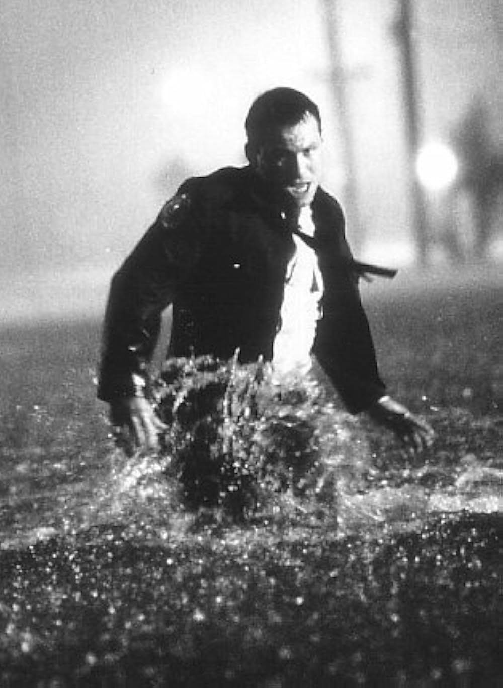 Rain is hard. Hard rain (1998). кристиан слэйтер ливень.