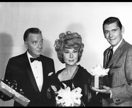 "Bewitched" Maurice Evans, Agnes Moorehead, Dick York c. 1971 ABC