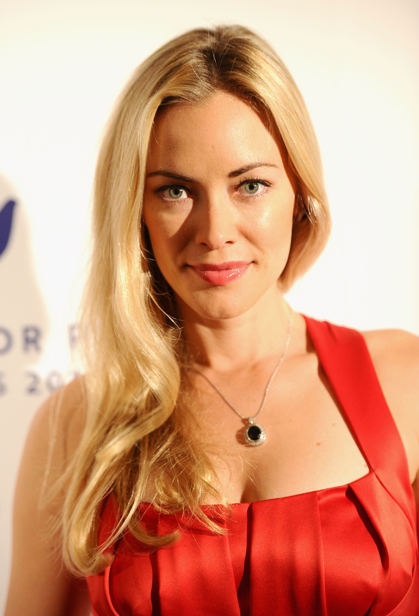 Kolbasa faqat külotsiz Kichik sochli porno