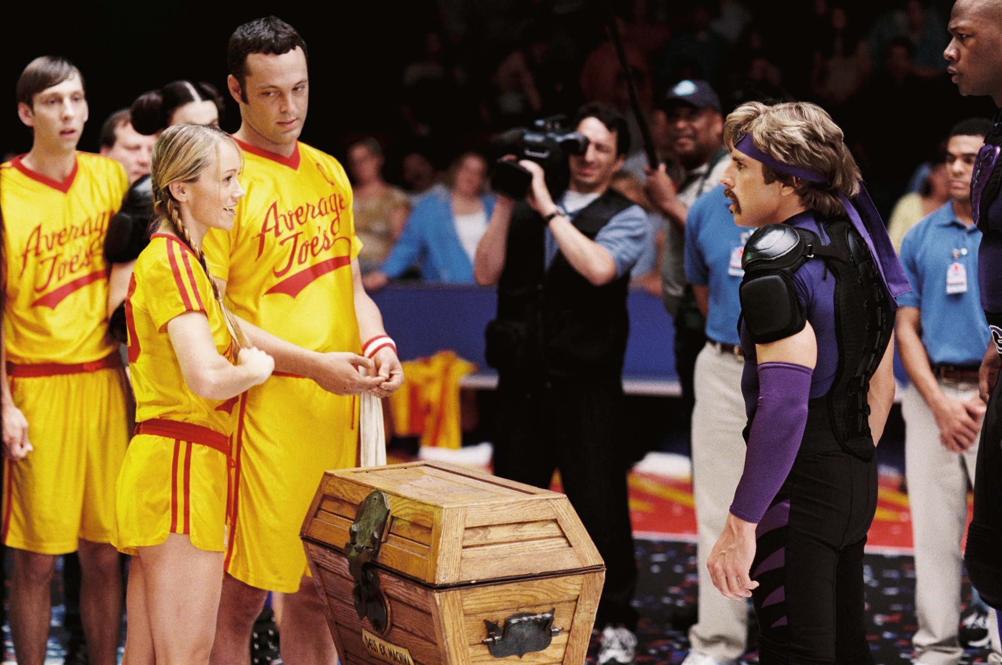 Vince Vaughn, Ben Stiller, Joel David Moore, Missi Pyle, Christine Taylor, and Jamal Duff in Dodgeball: A True Underdog Story (2004)