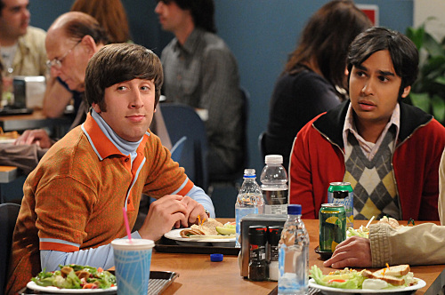 Simon Helberg and Kunal Nayyar in The Big Bang Theory (2007)