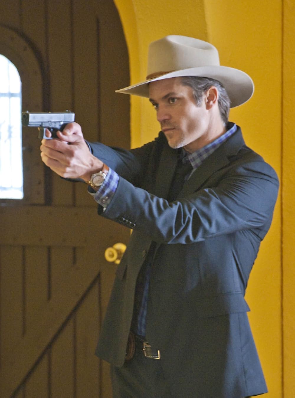 новогодний детектив актеры и роли 2010. дарья михайлова новогодний детектив людмила артемьева. новогодний детектив актеры. новогодний детектив фильм 2010. леонардо ди каприо остров проклятых.