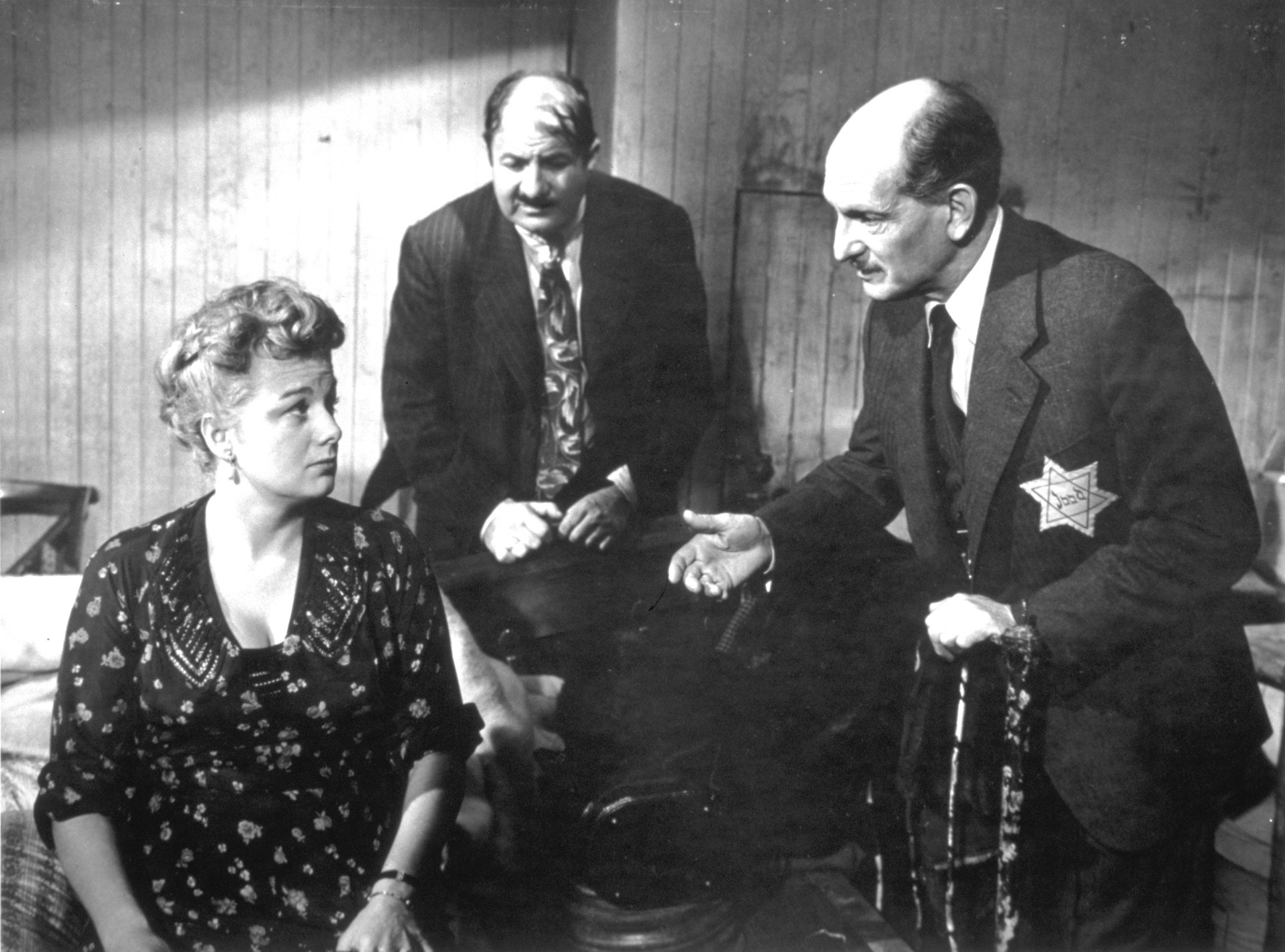 Shelley Winters, Lou Jacobi, and Joseph Schildkraut in The Diary of Anne Frank (1959)