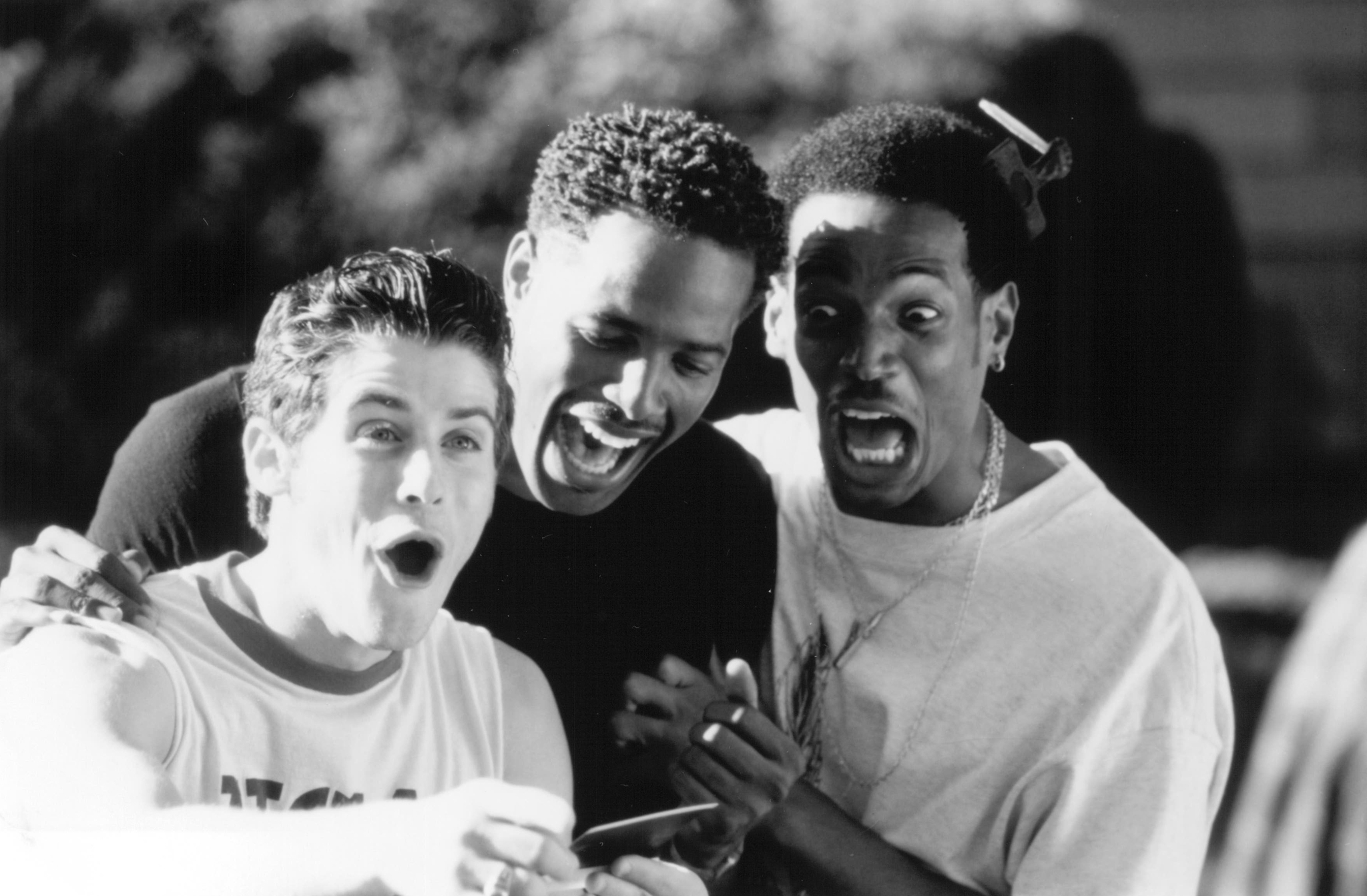 Marlon Wayans, Jon Abrahams, and Shawn Wayans in Scary Movie (2000)