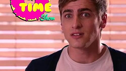 Ozini yuvayotgan qizning yashirin kamerasi