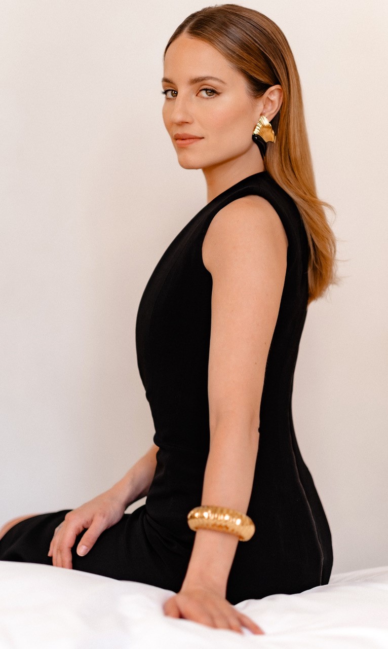 Qaynonam yolgiz qolganimda meni erkalashni yaxshi koradi. Talaba jinsiy aloqa party.com onlayn