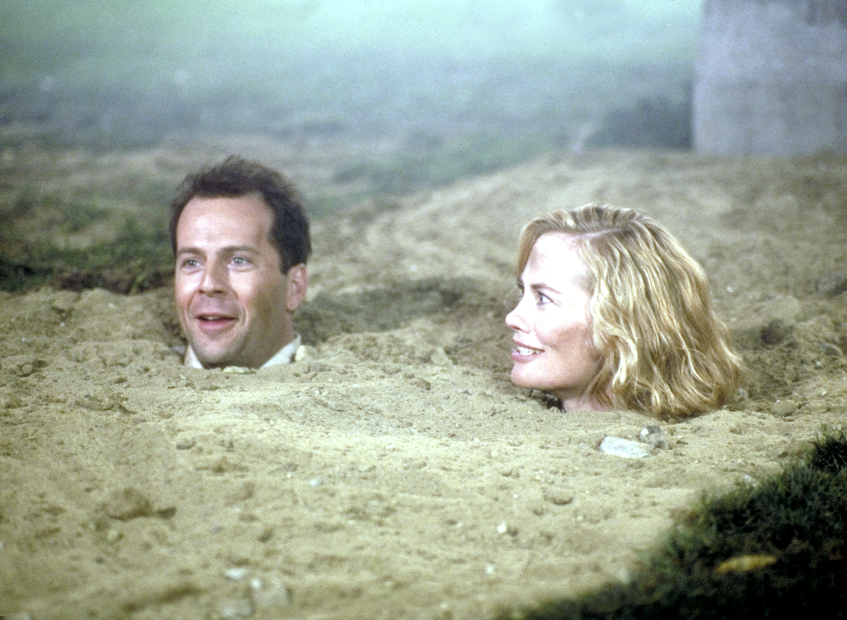 Bruce Willis and Cybill Shepherd in Moonlighting (1985)