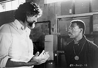 पोस्टर देखें