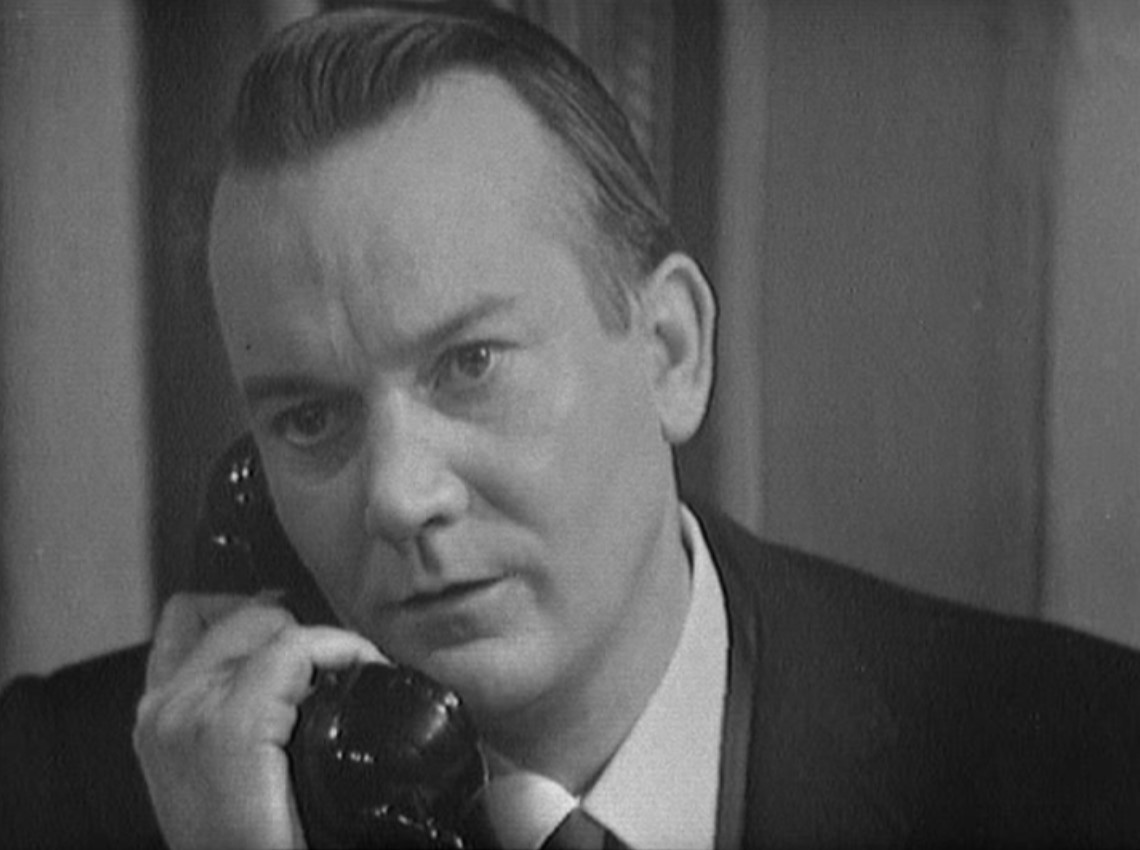 Denholm Elliott in How to Rob a Bank - And Get Away with It (1966)
