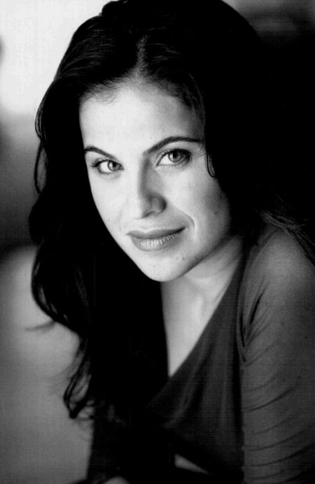 Lina Acosta Age, Wiki, Bio, Trivia, Photos