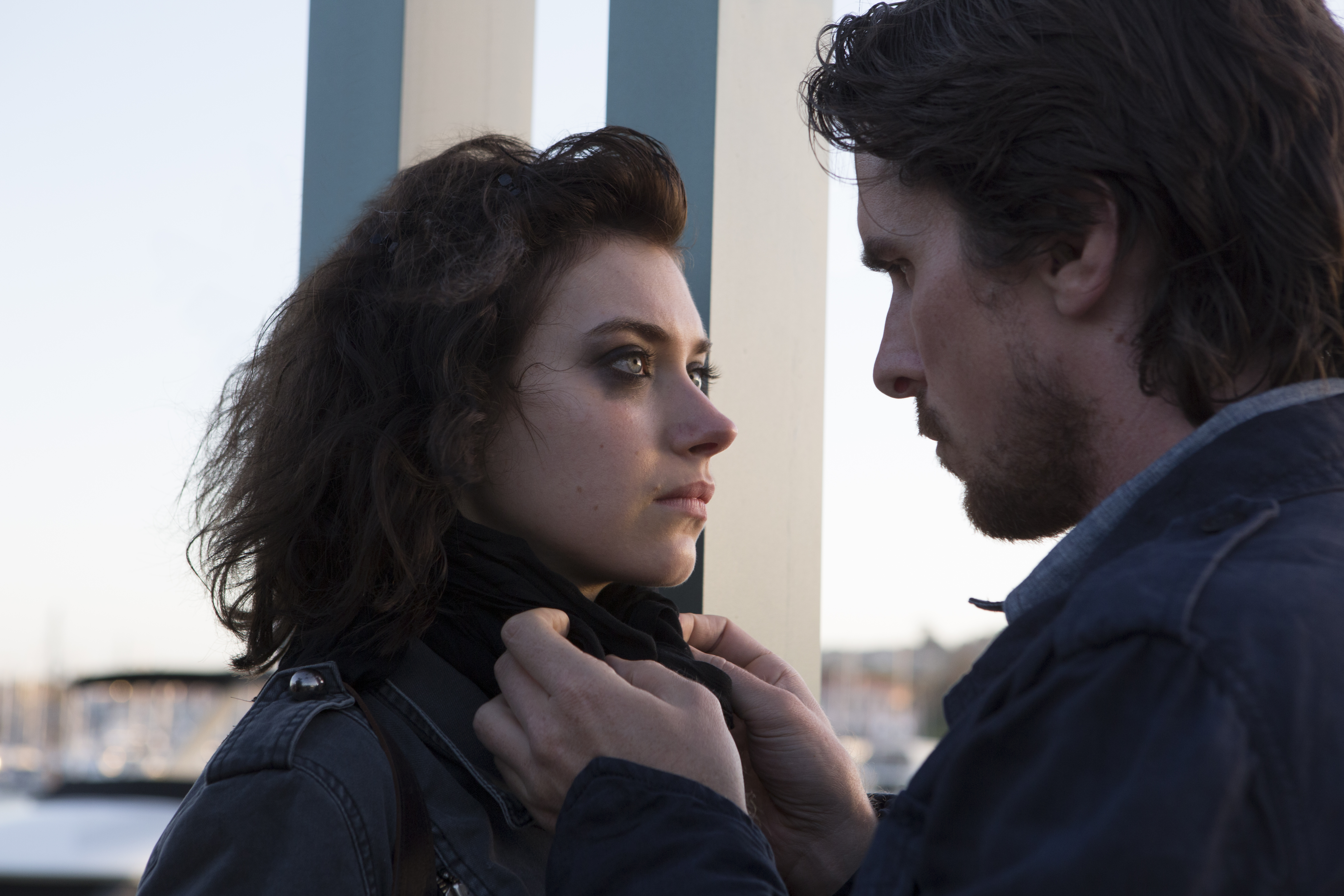 Christian Bale and Imogen Poots in Knight of Cups (2015)