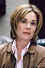 Roxanne Hart's primary photo Roxanne Hart's primary photo