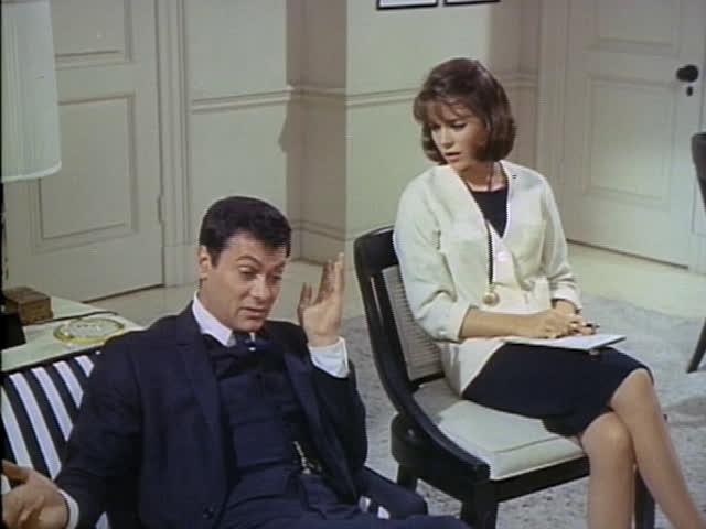 Qichqiriqlar bilan ayol onanizm