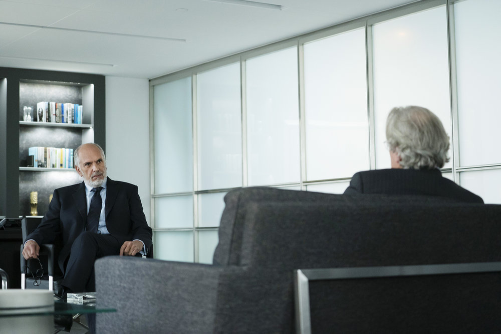 Bruce Altman and Michael Cristofer in Mr. Robot (2015)