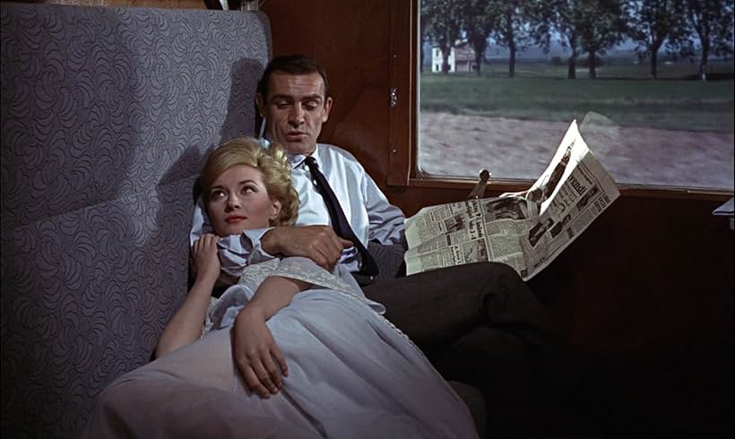Sean Connery and Daniela Bianchi in James Bond 007 - Liebesgrüße aus Moskau (1963)