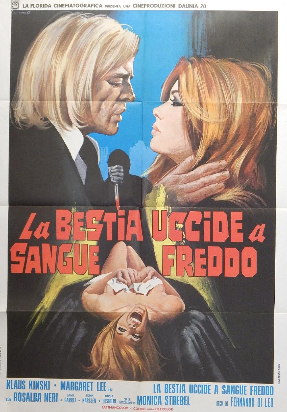 Mast mittilar bilan jinsiy aloqa Bir kishi kozgu oldida ozini silkitadi