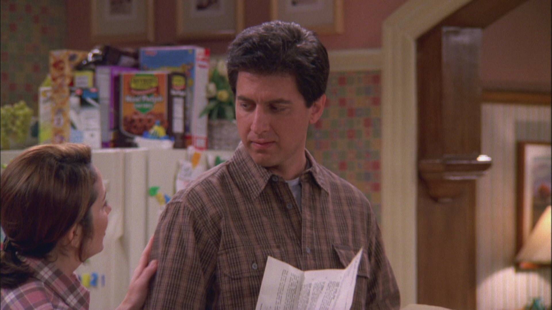 Patricia Heaton and Ray Romano in Tout le monde aime Raymond (1996)